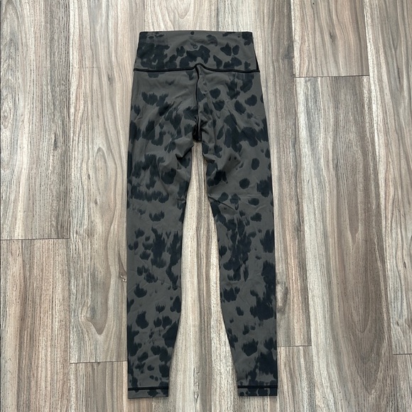 Lululemon Athletica Black Patterned Leggings - Picture 3 of 3